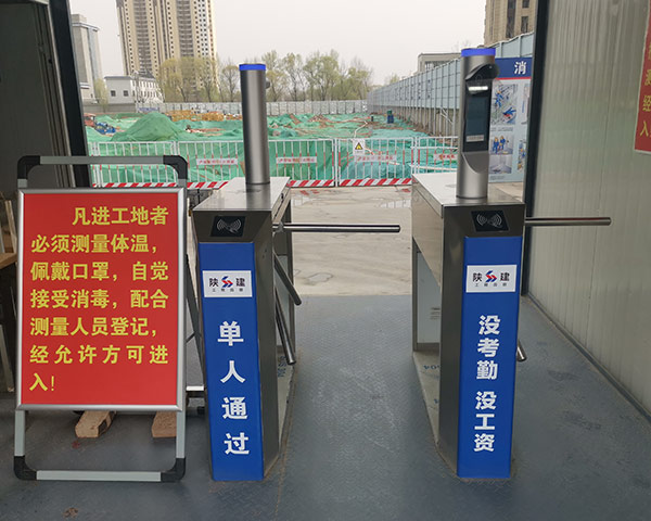 元一智能(néng)科技咨詢，擺閘的設備結構是怎樣(yàng)的呢？